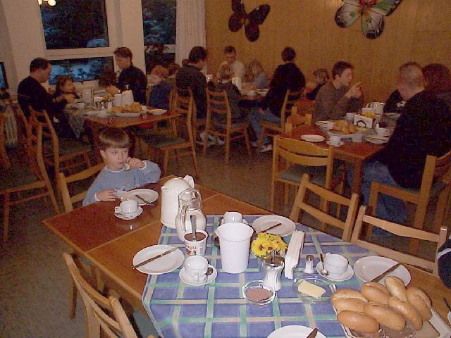 833.jpg (61180 Byte)