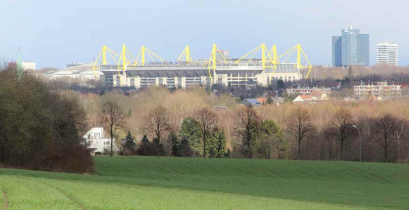 Stadion_Blick.jpg (67582 Byte)